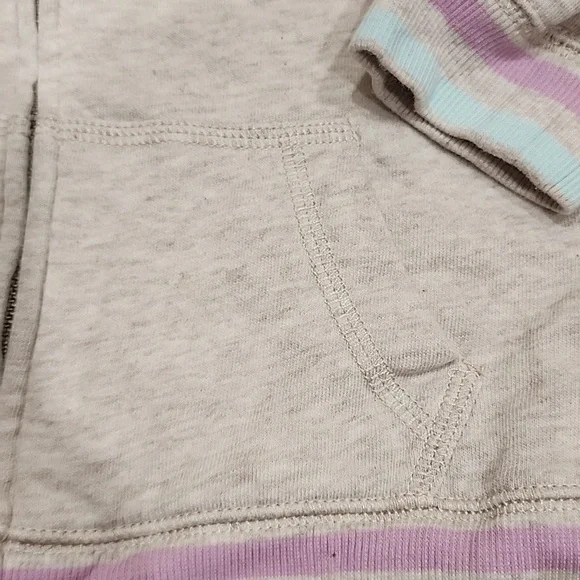 Toddler girl Gap sweatshirt - Picture 4 of 6